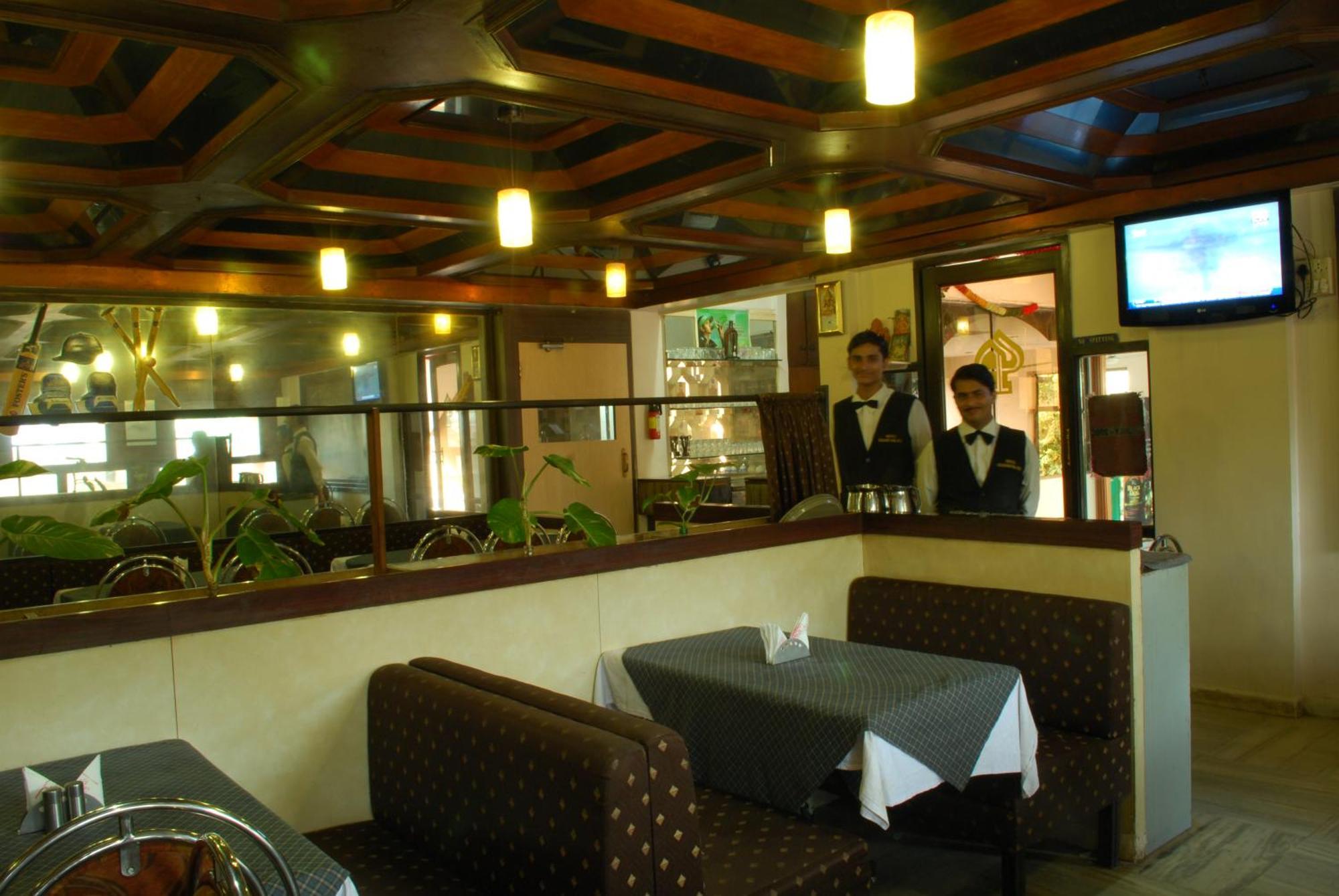 Hotel Golden Palace Pvt Ltd Mumbai Exterior foto